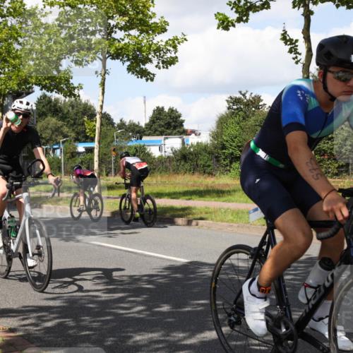 10.08.2025 - GEWOBA Citytriathlon Bremen Yannick Fuchs http://msf.ph/oto/8573643 10.08.2025 13:05:57 Radfahren 573, 616, 630, 767, 793, 857, 918, 948, 962, 981 meine-sportfotos.de