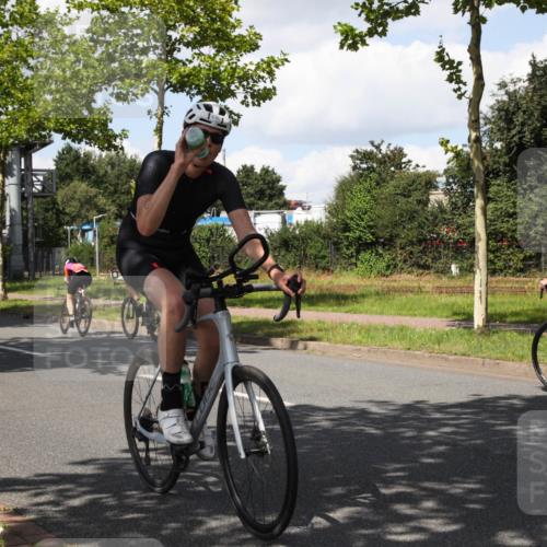 10.08.2025 - GEWOBA Citytriathlon Bremen Yannick Fuchs http://msf.ph/oto/8573644 10.08.2025 13:05:57 Radfahren 573, 616, 630, 767, 793, 857, 918, 948, 962, 981 meine-sportfotos.de
