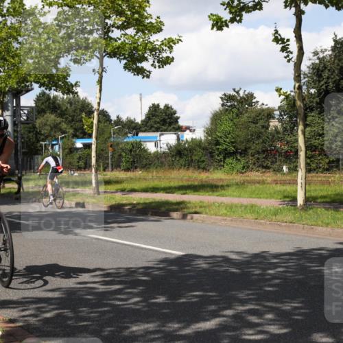 10.08.2025 - GEWOBA Citytriathlon Bremen Yannick Fuchs http://msf.ph/oto/8573645 10.08.2025 13:05:58 Radfahren 573, 616, 630, 741, 767, 793, 857, 918, 948, 962, 981 meine-sportfotos.de