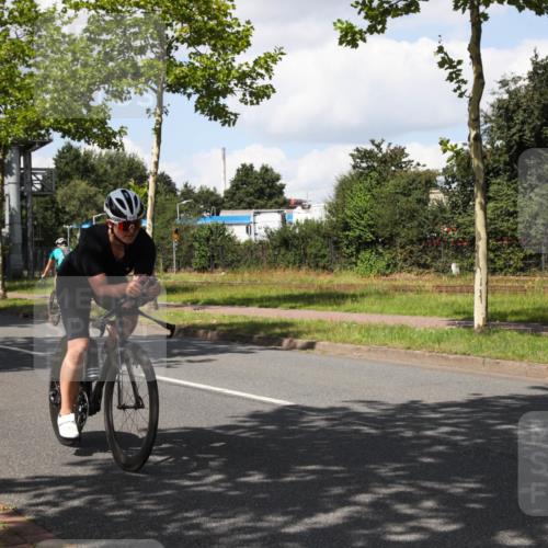 10.08.2025 - GEWOBA Citytriathlon Bremen Yannick Fuchs http://msf.ph/oto/8573651 10.08.2025 13:06:06 Radfahren 573, 630, 682, 741, 767, 793, 918, 948, 962, 981 meine-sportfotos.de