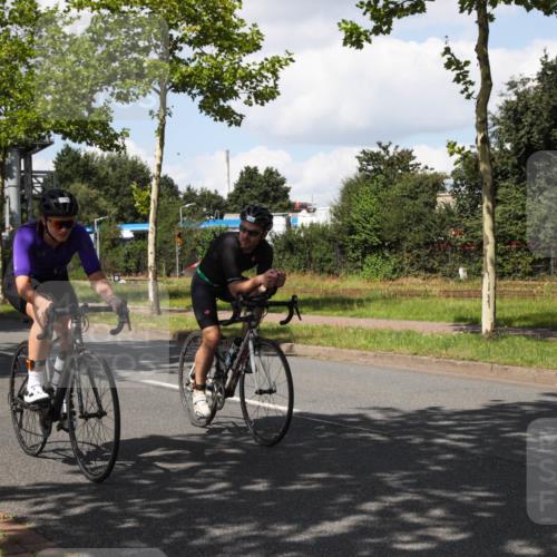 10.08.2025 - GEWOBA Citytriathlon Bremen Yannick Fuchs http://msf.ph/oto/8573653 10.08.2025 13:06:09 Radfahren 573, 630, 682, 741, 767, 918, 948, 962 meine-sportfotos.de