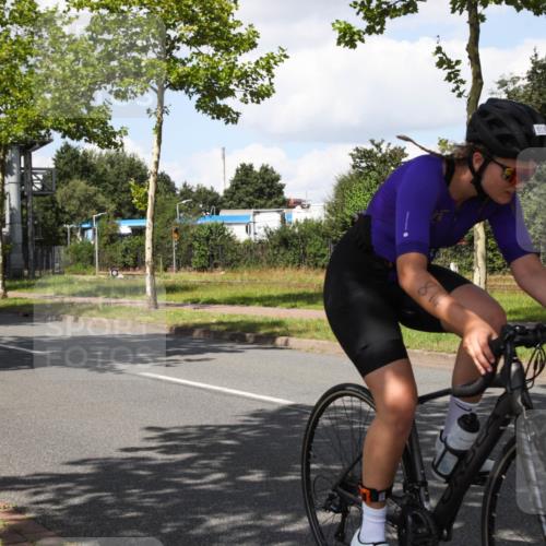 10.08.2025 - GEWOBA Citytriathlon Bremen Yannick Fuchs http://msf.ph/oto/8573654 10.08.2025 13:06:09 Radfahren 573, 630, 682, 741, 767, 918, 948, 962 meine-sportfotos.de