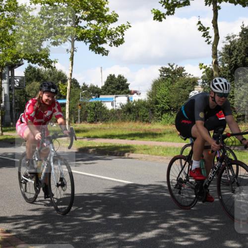 10.08.2025 - GEWOBA Citytriathlon Bremen Yannick Fuchs http://msf.ph/oto/8573656 10.08.2025 13:06:12 Radfahren 682, 741, 918, 948, 962, 1026 meine-sportfotos.de