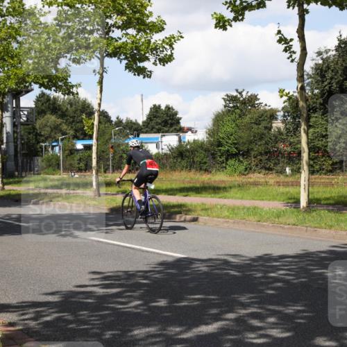 10.08.2025 - GEWOBA Citytriathlon Bremen Yannick Fuchs http://msf.ph/oto/8573657 10.08.2025 13:06:13 Radfahren 682, 741, 918, 948, 962, 1026 meine-sportfotos.de