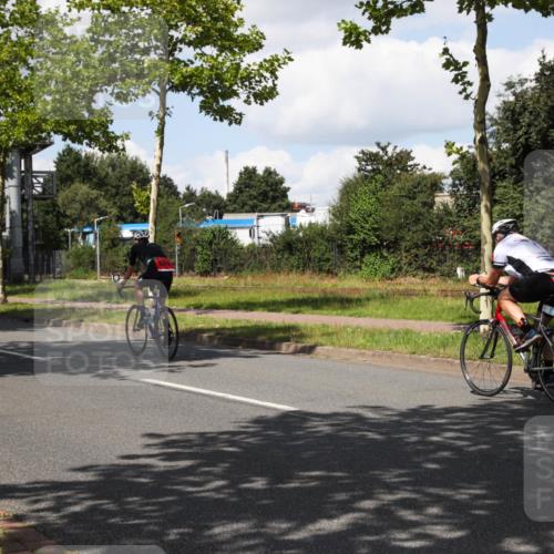 10.08.2025 - GEWOBA Citytriathlon Bremen Yannick Fuchs http://msf.ph/oto/8573658 10.08.2025 13:06:13 Radfahren 682, 741, 918, 948, 962, 1026 meine-sportfotos.de