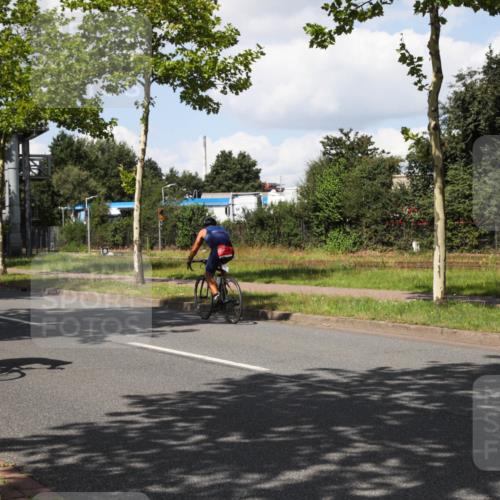 10.08.2025 - GEWOBA Citytriathlon Bremen Yannick Fuchs http://msf.ph/oto/8573676 10.08.2025 13:06:36 Radfahren 621, 655, 699, 732, 788, 840, 856, 867, 914, 927 meine-sportfotos.de