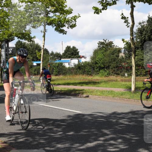 10.08.2025 - GEWOBA Citytriathlon Bremen Yannick Fuchs http://msf.ph/oto/8573677 10.08.2025 13:06:36 Radfahren 621, 655, 699, 732, 788, 840, 856, 867, 914, 927 meine-sportfotos.de