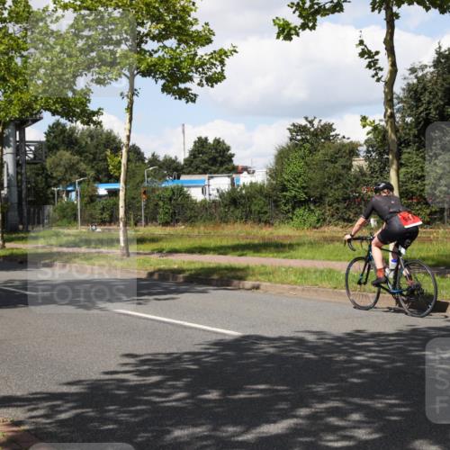 10.08.2025 - GEWOBA Citytriathlon Bremen Yannick Fuchs http://msf.ph/oto/8573691 10.08.2025 13:06:52 Radfahren 638, 679, 699, 732, 867, 914 meine-sportfotos.de
