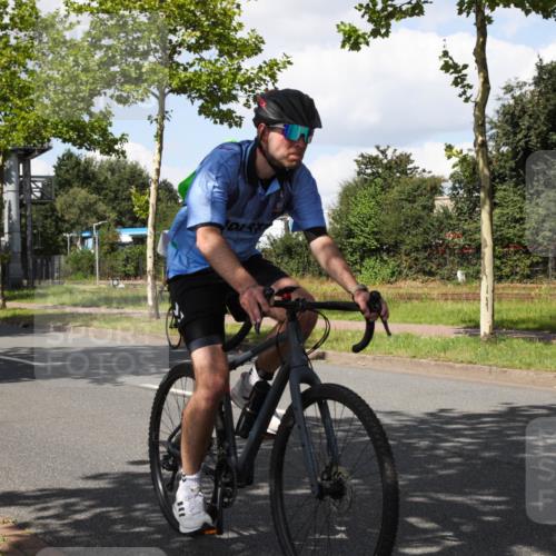 10.08.2025 - GEWOBA Citytriathlon Bremen Yannick Fuchs http://msf.ph/oto/8573693 10.08.2025 13:06:53 Radfahren 638, 679, 699, 732, 867, 914 meine-sportfotos.de