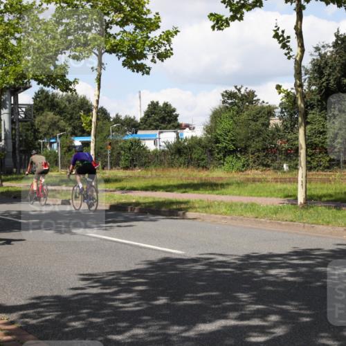 10.08.2025 - GEWOBA Citytriathlon Bremen Yannick Fuchs http://msf.ph/oto/8573713 10.08.2025 13:07:14 Radfahren 649, 656, 717, 724, 806, 820, 888, 903, 950 meine-sportfotos.de