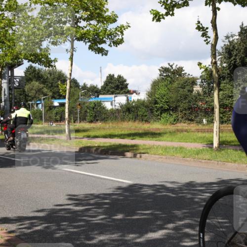 10.08.2025 - GEWOBA Citytriathlon Bremen Yannick Fuchs http://msf.ph/oto/8573781 10.08.2025 13:08:38 Radfahren 551, 552, 692, 702, 768, 824, 836, 855, 859, 912, 968, 980, 1016 meine-sportfotos.de