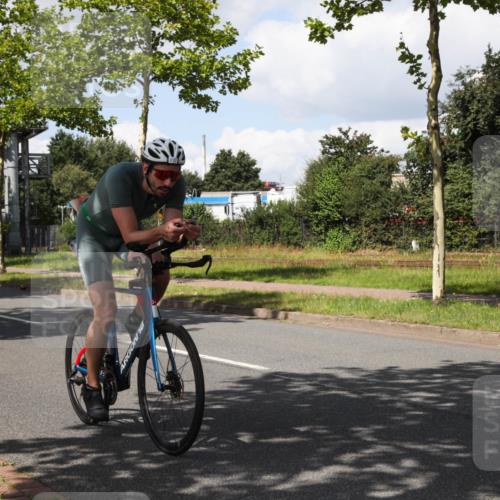 10.08.2025 - GEWOBA Citytriathlon Bremen Yannick Fuchs http://msf.ph/oto/8573797 10.08.2025 13:09:05 Radfahren 735, 822, 973 meine-sportfotos.de