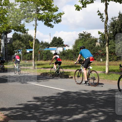 10.08.2025 - GEWOBA Citytriathlon Bremen Yannick Fuchs http://msf.ph/oto/8573808 10.08.2025 13:09:21 Radfahren 735, 973, 977, 1006 meine-sportfotos.de