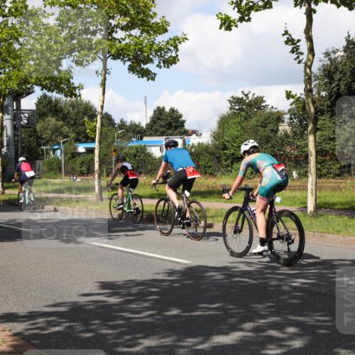 10.08.2025 - GEWOBA Citytriathlon Bremen Yannick Fuchs http://msf.ph/oto/8573809 10.08.2025 13:09:21 Radfahren 735, 973, 977, 1006 meine-sportfotos.de