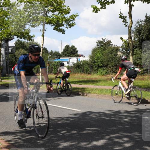 10.08.2025 - GEWOBA Citytriathlon Bremen Yannick Fuchs http://msf.ph/oto/8573829 10.08.2025 13:10:28 Radfahren 722, 752, 763, 776, 833, 834, 872, 891, 922, 956 meine-sportfotos.de
