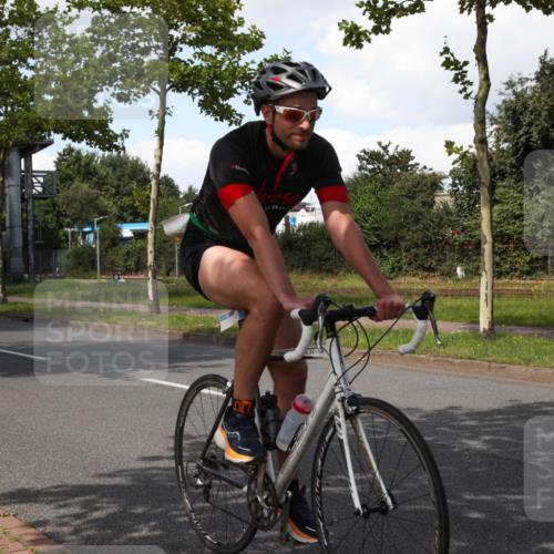 10.08.2025 - GEWOBA Citytriathlon Bremen Yannick Fuchs http://msf.ph/oto/8573862 10.08.2025 13:11:33 Radfahren 604, 664, 667, 686, 688, 708, 894, 915, 937 meine-sportfotos.de