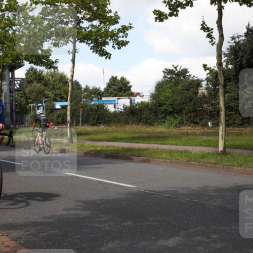 10.08.2025 - GEWOBA Citytriathlon Bremen Yannick Fuchs http://msf.ph/oto/8573867 10.08.2025 13:11:43 Radfahren 604, 635, 667, 750, 894, 933, 937, 966, 1017, 1032 meine-sportfotos.de