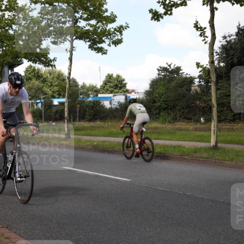 10.08.2025 - GEWOBA Citytriathlon Bremen Yannick Fuchs http://msf.ph/oto/8573916 10.08.2025 13:13:21 Radfahren 905, 1029, 1039 meine-sportfotos.de