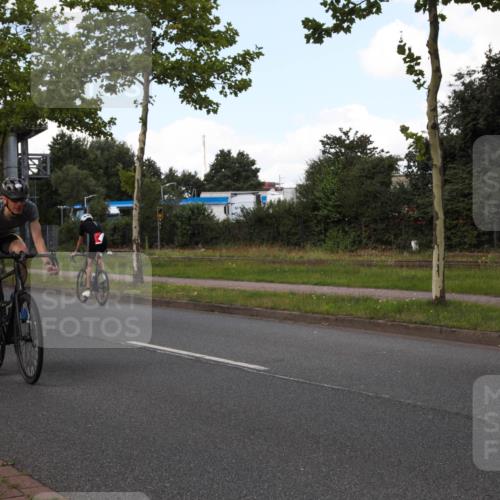 10.08.2025 - GEWOBA Citytriathlon Bremen Yannick Fuchs http://msf.ph/oto/8573952 10.08.2025 13:15:12 Radfahren 736, 765, 826, 913, 969 meine-sportfotos.de