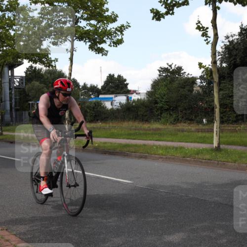 10.08.2025 - GEWOBA Citytriathlon Bremen Yannick Fuchs http://msf.ph/oto/8573970 10.08.2025 13:15:44 Radfahren 636, 843, 900, 1025 meine-sportfotos.de