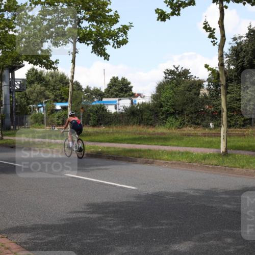 10.08.2025 - GEWOBA Citytriathlon Bremen Yannick Fuchs http://msf.ph/oto/8573987 10.08.2025 13:16:17 Radfahren 591, 632, 892 meine-sportfotos.de