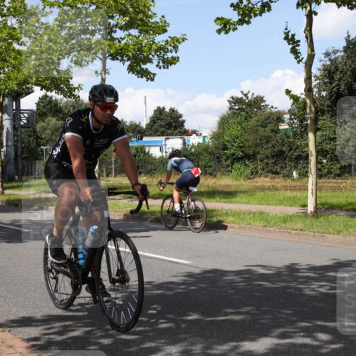 10.08.2025 - GEWOBA Citytriathlon Bremen Yannick Fuchs http://msf.ph/oto/8574003 10.08.2025 13:17:30 Radfahren 825, 853, 910, 1018 meine-sportfotos.de