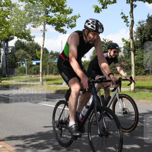 10.08.2025 - GEWOBA Citytriathlon Bremen Yannick Fuchs http://msf.ph/oto/8574018 10.08.2025 13:19:15 Radfahren 671, 762, 803, 899, 983, 1002 meine-sportfotos.de