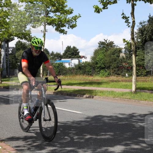 10.08.2025 - GEWOBA Citytriathlon Bremen Yannick Fuchs http://msf.ph/oto/8574021 10.08.2025 13:19:28 Radfahren 762, 803, 983 meine-sportfotos.de
