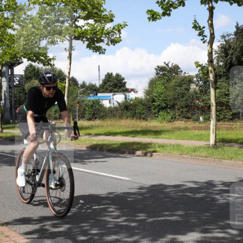 10.08.2025 - GEWOBA Citytriathlon Bremen Yannick Fuchs http://msf.ph/oto/8574035 10.08.2025 13:21:47 Radfahren 652, 663, 1001 meine-sportfotos.de