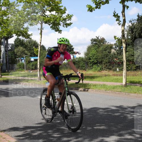 10.08.2025 - GEWOBA Citytriathlon Bremen Yannick Fuchs http://msf.ph/oto/8574037 10.08.2025 13:22:09 Radfahren 663, 676, 923 meine-sportfotos.de