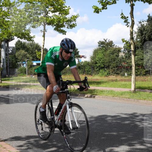 10.08.2025 - GEWOBA Citytriathlon Bremen Yannick Fuchs http://msf.ph/oto/8574040 10.08.2025 13:22:43 Radfahren 829 meine-sportfotos.de
