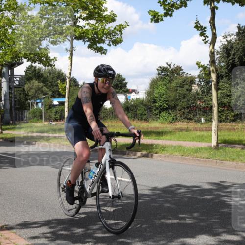 10.08.2025 - GEWOBA Citytriathlon Bremen Yannick Fuchs http://msf.ph/oto/8574046 10.08.2025 13:23:28 Radfahren 908, 925, 939, 945, 946, 954 meine-sportfotos.de
