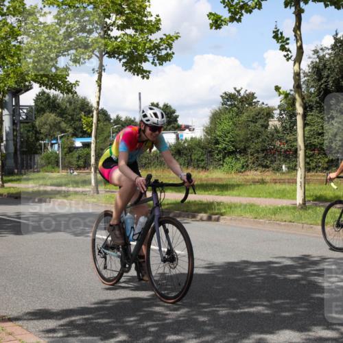 10.08.2025 - GEWOBA Citytriathlon Bremen Yannick Fuchs http://msf.ph/oto/8574052 10.08.2025 13:24:11 Radfahren 929 meine-sportfotos.de