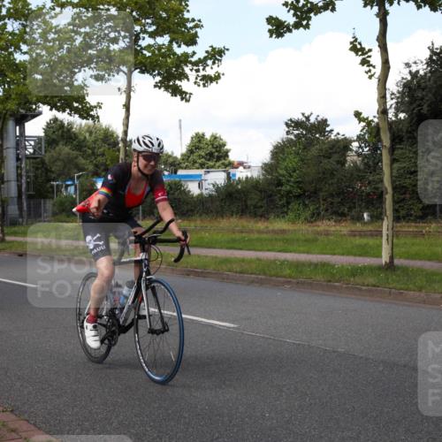 10.08.2025 - GEWOBA Citytriathlon Bremen Yannick Fuchs http://msf.ph/oto/8574132 10.08.2025 13:31:25 Radfahren 724, 922, 968 meine-sportfotos.de
