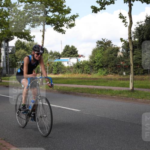 10.08.2025 - GEWOBA Citytriathlon Bremen Yannick Fuchs http://msf.ph/oto/8574137 10.08.2025 13:32:38 Radfahren 937 meine-sportfotos.de