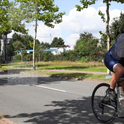10.08.2025 - GEWOBA Citytriathlon Bremen Yannick Fuchs http://msf.ph/oto/8574164 10.08.2025 13:34:29 Radfahren 593, 865, 905, 924 meine-sportfotos.de