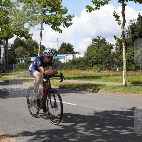 10.08.2025 - GEWOBA Citytriathlon Bremen Yannick Fuchs http://msf.ph/oto/8574175 10.08.2025 13:35:16 Radfahren 602 meine-sportfotos.de