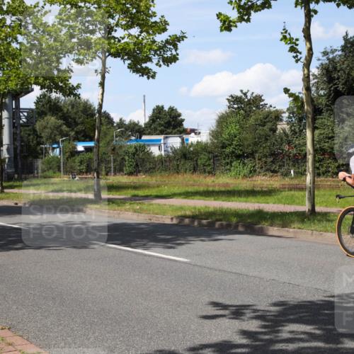 10.08.2025 - GEWOBA Citytriathlon Bremen Yannick Fuchs http://msf.ph/oto/8574251 10.08.2025 14:09:18 Radfahren 85 meine-sportfotos.de