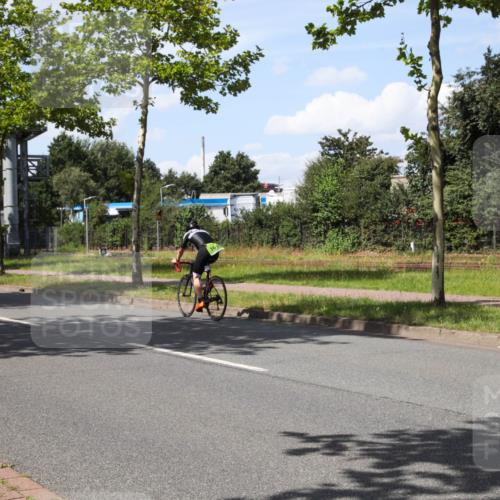 10.08.2025 - GEWOBA Citytriathlon Bremen Yannick Fuchs http://msf.ph/oto/8574271 10.08.2025 14:10:40 Radfahren  meine-sportfotos.de