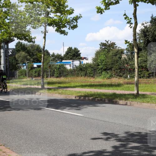 10.08.2025 - GEWOBA Citytriathlon Bremen Yannick Fuchs http://msf.ph/oto/8574285 10.08.2025 14:11:24 Radfahren 70, 161 meine-sportfotos.de