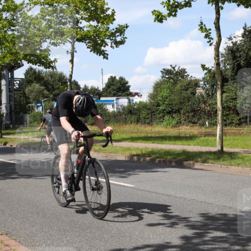10.08.2025 - GEWOBA Citytriathlon Bremen Yannick Fuchs http://msf.ph/oto/8574313 10.08.2025 14:12:16 Radfahren 10, 27, 33, 42, 171, 172 meine-sportfotos.de