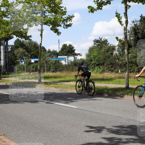 10.08.2025 - GEWOBA Citytriathlon Bremen Yannick Fuchs http://msf.ph/oto/8574417 10.08.2025 14:14:08 Radfahren  meine-sportfotos.de