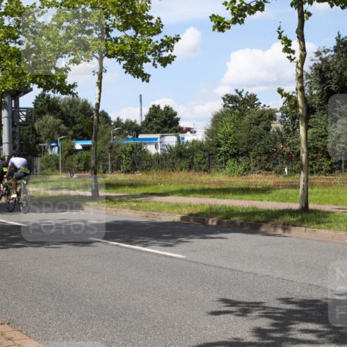 10.08.2025 - GEWOBA Citytriathlon Bremen Yannick Fuchs http://msf.ph/oto/8574455 10.08.2025 14:14:25 Radfahren 77, 93, 122 meine-sportfotos.de