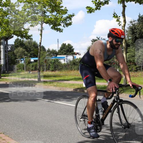 10.08.2025 - GEWOBA Citytriathlon Bremen Yannick Fuchs http://msf.ph/oto/8574472 10.08.2025 14:14:34 Radfahren 77, 93, 105, 113, 122, 143 meine-sportfotos.de