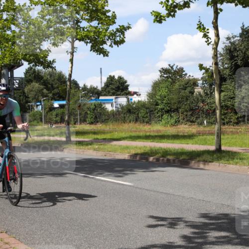 10.08.2025 - GEWOBA Citytriathlon Bremen Yannick Fuchs http://msf.ph/oto/8574477 10.08.2025 14:14:37 Radfahren 68, 77, 93, 96, 105, 113, 143 meine-sportfotos.de