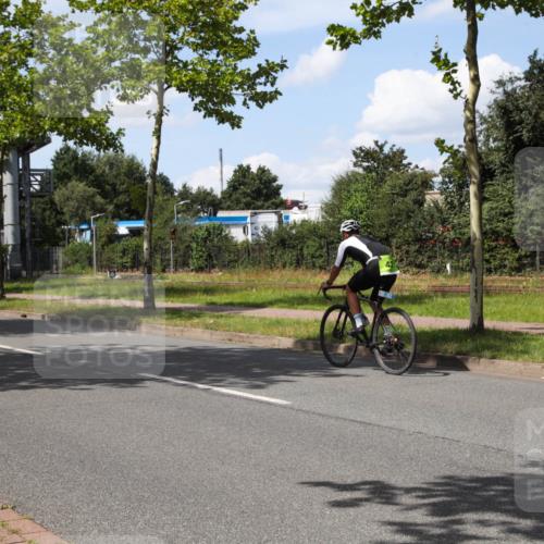 10.08.2025 - GEWOBA Citytriathlon Bremen Yannick Fuchs http://msf.ph/oto/8574531 10.08.2025 14:15:02 Radfahren 15, 37, 76, 82, 108, 133, 146, 151, 226 meine-sportfotos.de