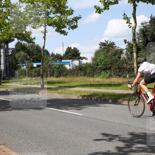 10.08.2025 - GEWOBA Citytriathlon Bremen Yannick Fuchs http://msf.ph/oto/8574558 10.08.2025 14:15:13 Radfahren 15, 45, 54, 55, 76, 88, 97, 108, 133, 146, 151, 226 meine-sportfotos.de