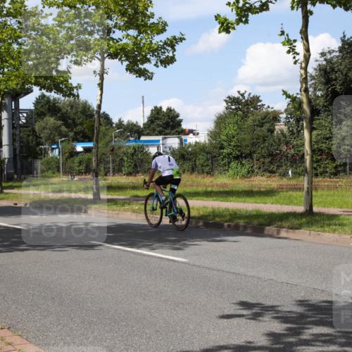 10.08.2025 - GEWOBA Citytriathlon Bremen Yannick Fuchs http://msf.ph/oto/8574570 10.08.2025 14:15:17 Radfahren 15, 45, 54, 55, 76, 88, 97, 108, 133, 146 meine-sportfotos.de