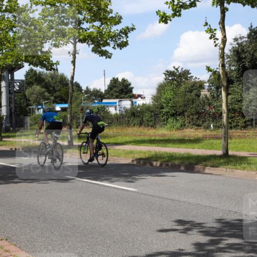 10.08.2025 - GEWOBA Citytriathlon Bremen Yannick Fuchs http://msf.ph/oto/8574576 10.08.2025 14:15:19 Radfahren 15, 45, 54, 55, 76, 88, 97, 108, 123, 133, 146 meine-sportfotos.de