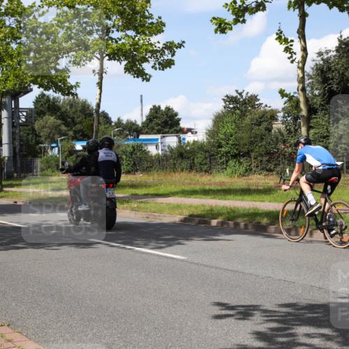 10.08.2025 - GEWOBA Citytriathlon Bremen Yannick Fuchs http://msf.ph/oto/8574665 10.08.2025 14:16:17 Radfahren 2, 23, 24, 31, 38, 46, 48, 57, 62, 63, 65, 92, 144 meine-sportfotos.de